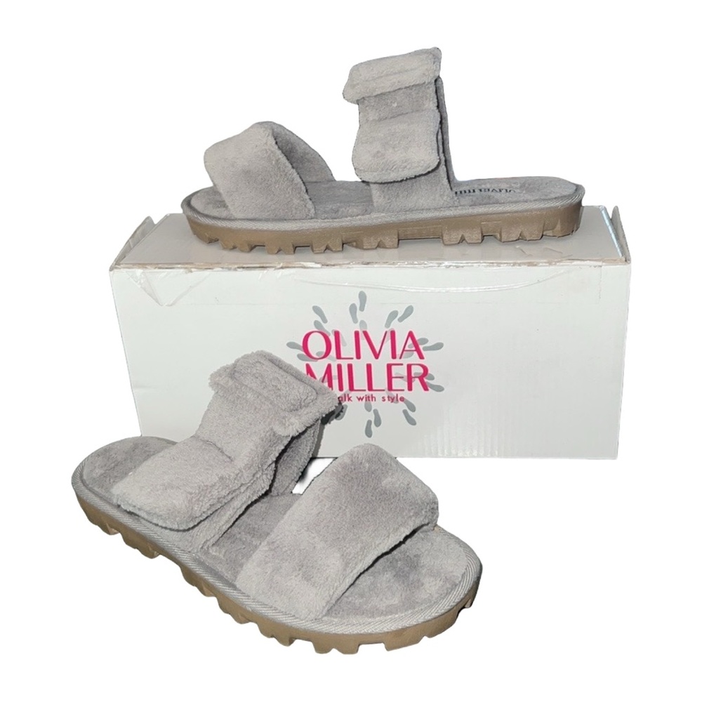 Olivia Miller Women's Amantea Fuzzy Slide Flat Sandals Grey Size 7 Nee